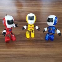 ROBOT KONUŞMALI SES TEKRAR EDEN IŞIKLI METAL ROBOT 13 Cm