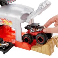 Hot Wheels Monster Trucks Fırlatıcılı Oyun Seti GKY01 - Bone Shaker